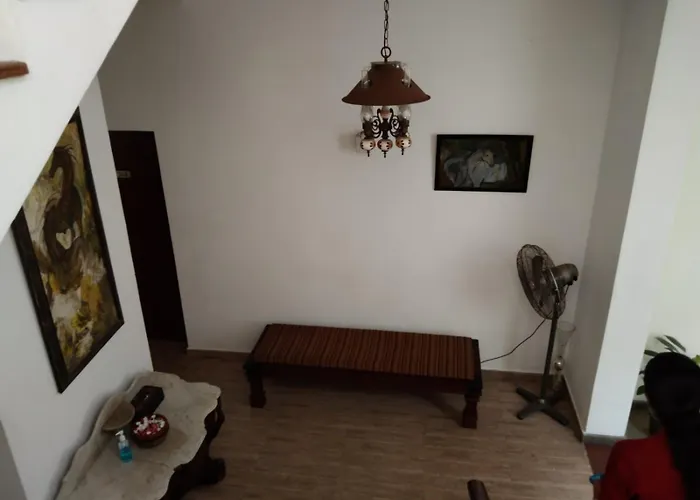 Ellen'S Place